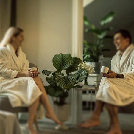 Szafirowy Dwor Hotel & Restauracja Гливице Екстериор снимка
