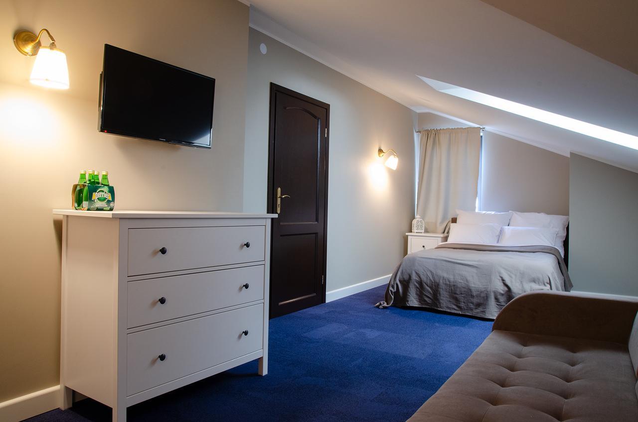 Szafirowy Dwor Hotel & Restauracja Гливице Екстериор снимка