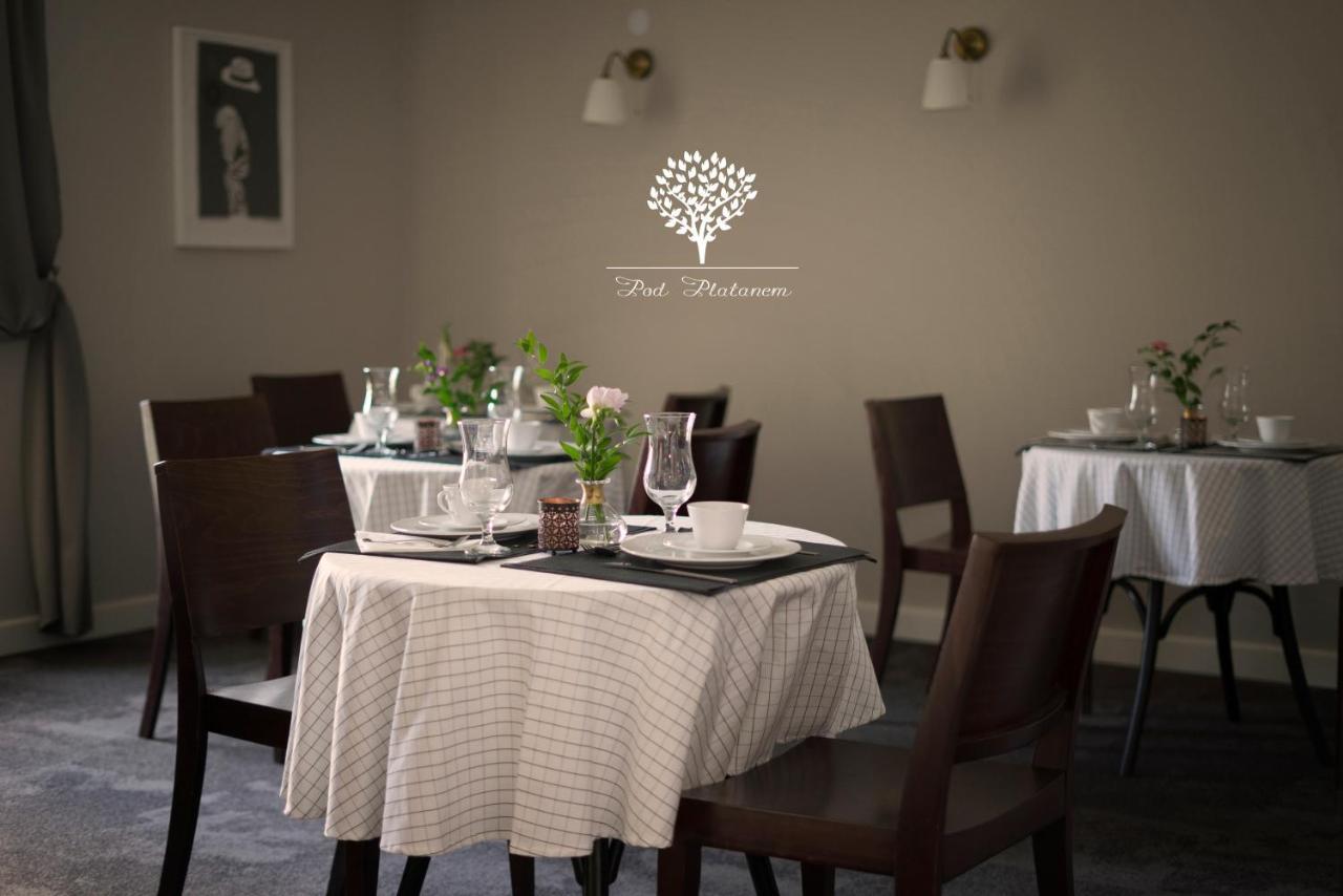 Szafirowy Dwor Hotel & Restauracja Гливице Екстериор снимка